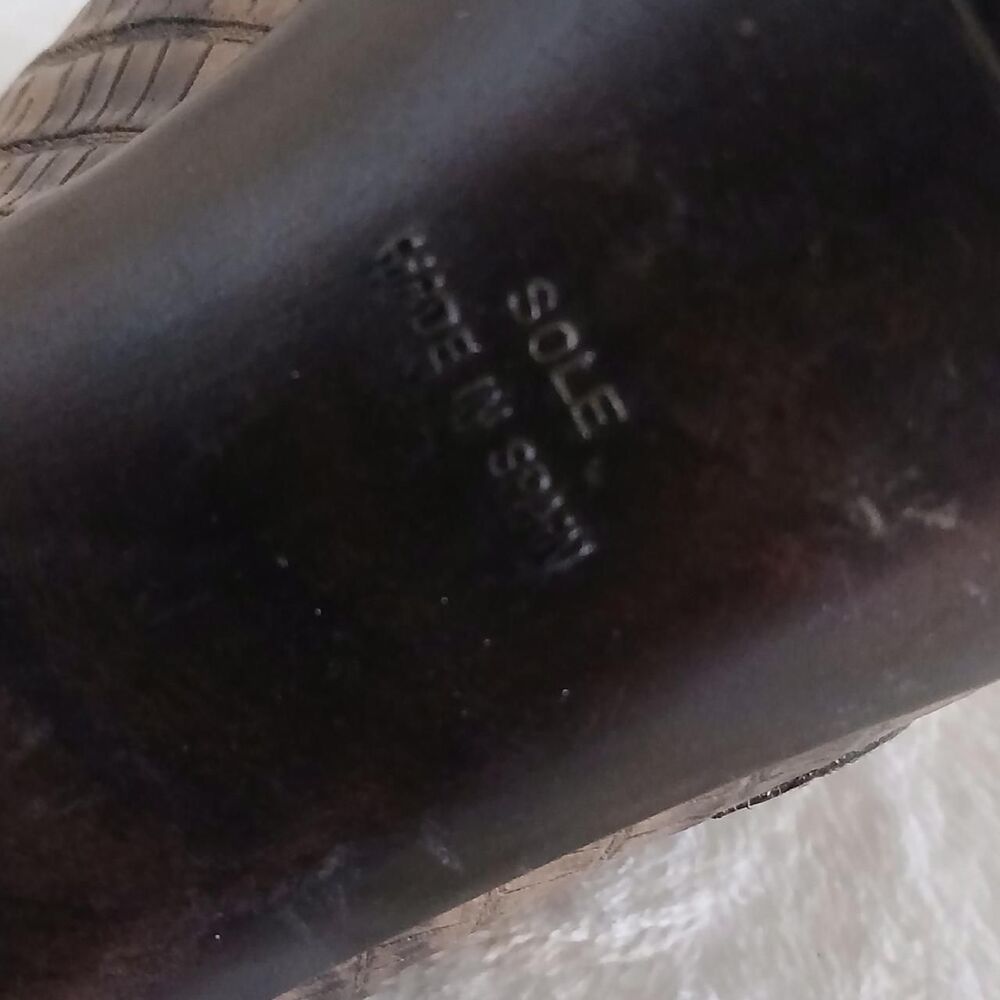 Stuart Weitzman Alligator Texture Mules Chunky He… - image 7